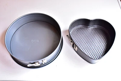 Kaiser Springform 28cm + Herzform 23cm antihaft-beschichtet Kuchenform Herz Rund - Bild 1 von 4