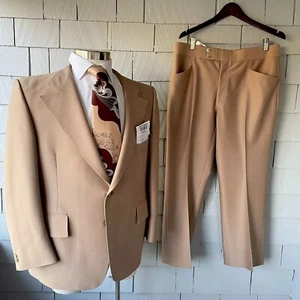 70s Vintage Phoenix for Brooks Tan Polyester 2-Button Swanky Mens Suit Size 40 - Picture 1 of 11