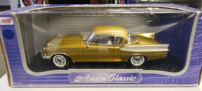 Studebaker Golden Hawk 1957 fundido a presión escala 1/18 por Anson. Nuevo en caja Foto 1 de 3