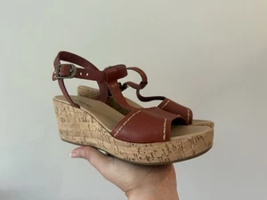 Sandalia de cuero con cuña de corcho Hush Puppies talla 7 - Imagen 1 de 6