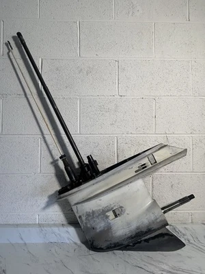 150-225 HP Johnson Evinrude Etec Ficht 30” caja de engranajes de unidad inferior Foto 1 de 4