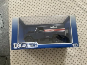 Universal Hobbies Land Rover Series III 109 Hard Top 'Pickfords' 1:18 Model BNIB - Picture 1 of 6
