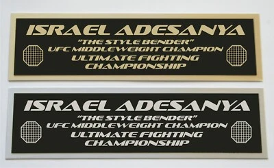 Placa de identificación Israel Adesanya UFC para guantes MMA autografiados firmados foto o estuche  Foto 1 de 2