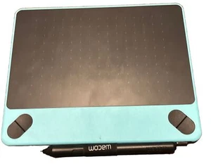 Wacom Intuos CTH-490 Digital Drawing Tablet With Stylus Pen And Carrying Case - Picture 1 of 7