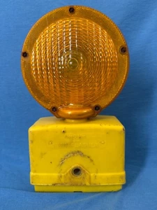 Vintage Night Flasher Construction Light Barricade Signal Traffic Warning Yellow - Picture 1 of 9