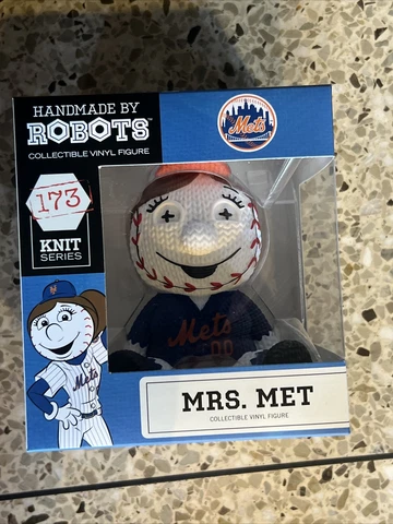 NY New York Mets Robots Knit Series Mrs. Met SGA 2023 5/6/23 Cover