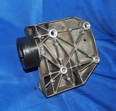 1997-2002 Jaguar XK8 4.0L suporte de montagem para compressor CA com conjunto de polia fabricante de equipamento original - Imagem 1 de 4