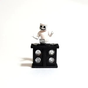 Miniature DJ Marshmello figure and table 1:64 scale #hh - Picture 1 of 6