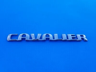 00 01 02 03 04 05 CHEVROLET CAVALIER EMBLEMA CROMADO TRASERO LOGOTIPO INSIGNIA SÍMBOLO (2002) Foto 1 de 3