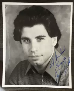 Foto 8x10 firmada por el joven John Travolta de colección de películas de actores de los años 70 y 80 sin certificado de autenticidad - Imagen 1 de 8