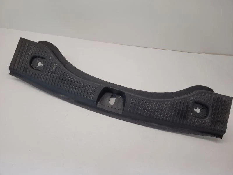 Chevrolet Trax 2016 16 placa de umbral de maletero negro Foto 1 de 4