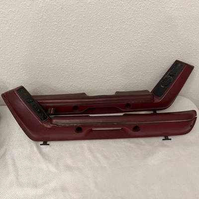 Ford Mustang 1987-1993 carrocería Fox rojo reposabrazos puerta izquierda y derecha tirador par OEM Foto 1 de 4
