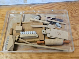 (RB)5025-217, Konvolut Holz Zubehör, Puppenstubenmöbel, Spielzeug Deko - Bild 1 von 3