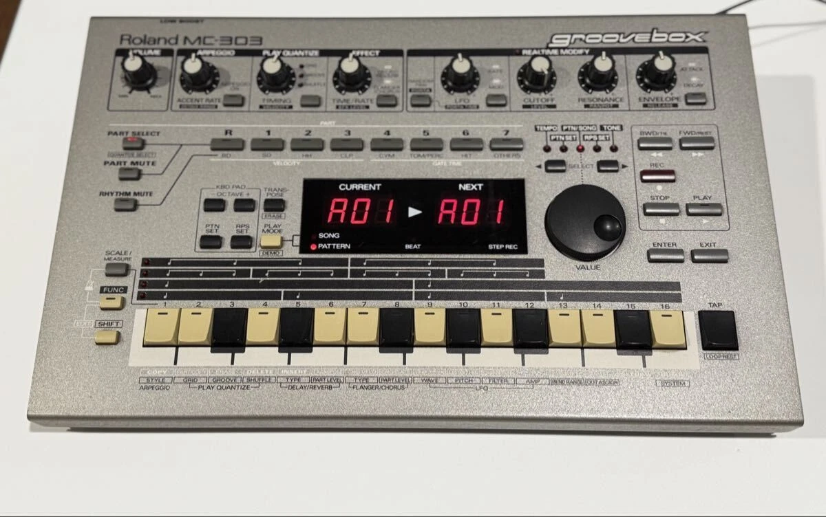 Roland Mc 303 for sale - eBay