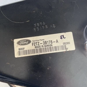 Soporte pivote brazo suspensión derecha Ford OEM NOS F2TZ-3B178-A 1985-1997 Ranger - Imagen 1 de 3