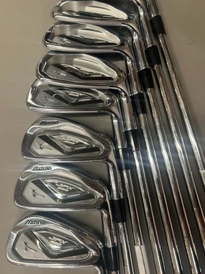 Mizuno JPX825 Iron Set - Image 1 of 4