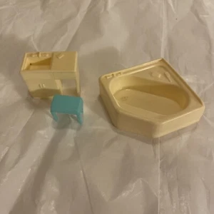 Superior Plastic Dollhouse Bathroom Furniture Corner Bathtub & Sink & Stool - Picture 1 of 9