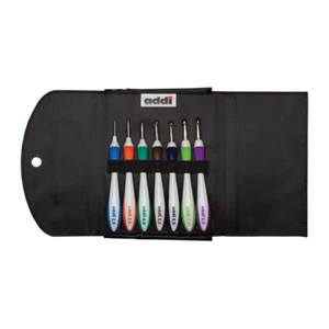 Juego de ganchos de ganchillo oscilante Addi 7 ganchos 2-8 mm con organizador de bolsa de almacenamiento de estuche de viaje - Imagen 1 de 3