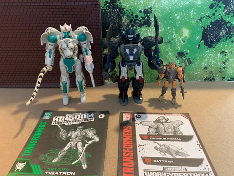 Transformers Netflix WfC Optimus Primal Rattrap Walmart Exclusi & Tigatron Cover