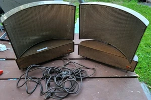 Altavoces Satelitales PHILCO 5x14x12" Alto Curvo con Tapas Giratorias Electrostáticas - Imagen 1 de 5