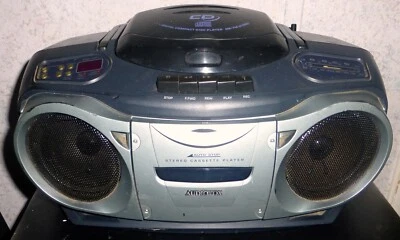 Audiovox Rádio AM/FM Leitor de Fita Cassete CD1896 Antigo 2000 - SOMENTE PARA PEÇAS - Imagem 1 de 4