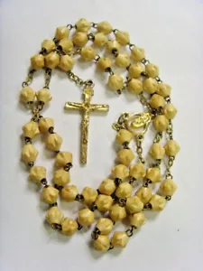 60er Jahre Vintage katholisch beige Rehkitz Perlen Rosenkranz Heilige Maria Jesus Kruzifix 49554 - Bild 1 von 4