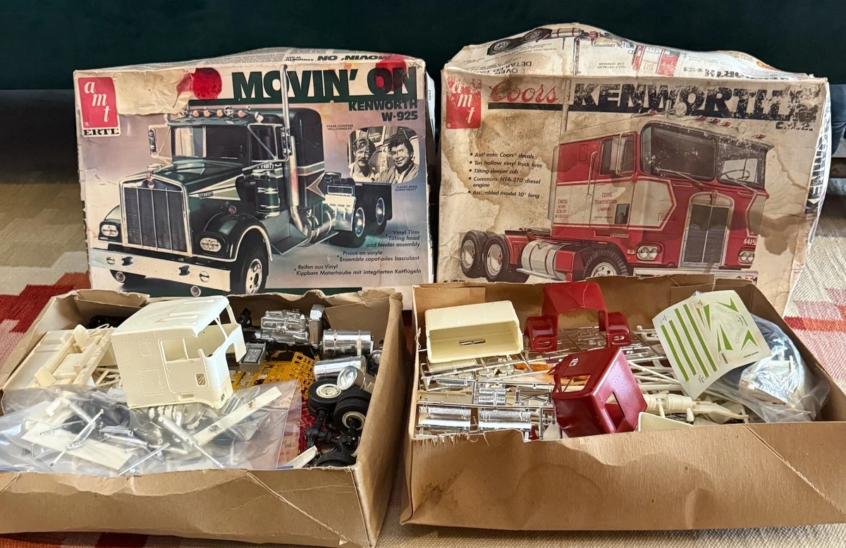 Kenworth W900/T800 62 Sleeper Panels 2007+ | 14 Holes