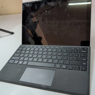 Microsoft Surface Pro 5ta Generación 1796 - 8GB RAM 128GB Almacenamiento Platino Foto 1 de 4