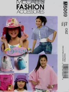 2006 Sassy Girls Sombrero Caplet Poncho Mochila Patrón de Costura McCall's 5069 Fuera de Stock - Imagen 1 de 2