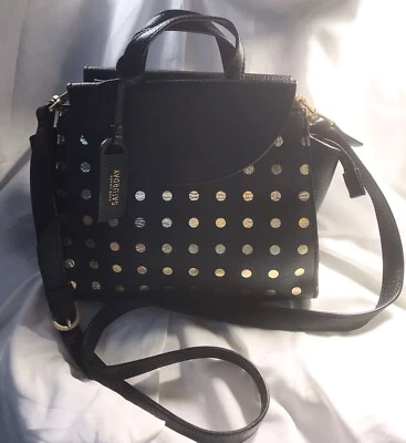 Bolso Bandolera Kate Spade Saturday Mini “A” Metálico Punto Dorado Cuero Negro Foto 1 de 4