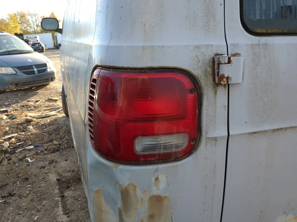 Dodge Ram Van 2500 2003 conductor lado izquierdo luz trasera fabricante original KDWVL Foto 1 de 1