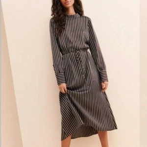 Just Female Rosie braun gestreiftes Hemdkleid Größe Small gebraucht, in einwandfreiem Zustand - Bild 1 von 6