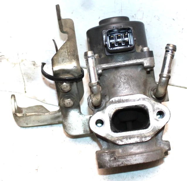 Válvula Subaru Forester XT 2015-21 WRX EGR 2014-18 2,0 L OEM P/N 14710AA780 Foto 1 de 4