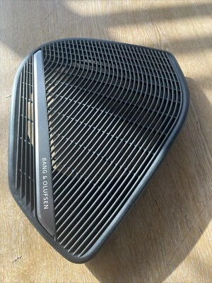 Audi A4 S4 B9 2018 Rear Right door speaker cover trim Bang & Olufsen 8W0035294 - Image 1 of 4