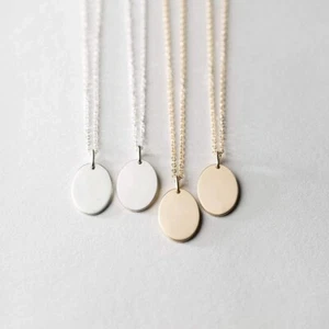 Personalisierte Ovale Halskette aus Edelstahl 14K Gold Namenskette mit Gravur. - Bild 1 von 13