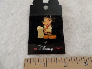 Disney Store - Mickey as Roman Pin - Picture 1 of 2
