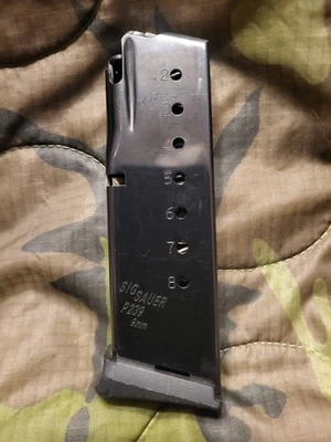 Lightly Used Sig Sauer P239 8 Round 9mm OEM Dovetailed Made in Italy Magazine - Image 1 of 4
