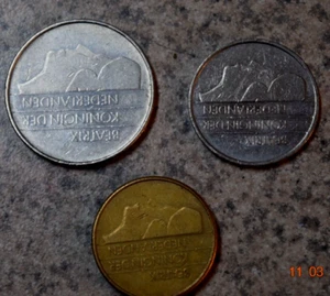 3 x NETHERLANDS COINS (5c, 1G and 2.2G) 1982-1987/1990 Mixed Date, Circulated - Picture 1 of 4