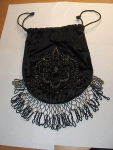 Bolso Cartera de Noche Antiguo Vintage Negro Terciopelo Plata y Negro Cuentas Tirar Cuerda - Imagen 1 de 12
