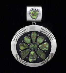 Pin-colgante con racimo turquesa Damele natural del artista navajo Elgin Tom - Imagen 1 de 3