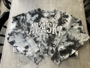 Grey Crop Long sleeved Sweatshirt Hollister Alaska XS *smoke and pet free* - Picture 1 of 4