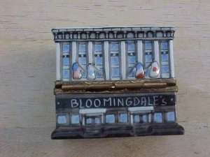 Limoges Trinket Box Bloomingdale's Signed on Bottom - Picture 1 of 1