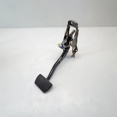 OEM 2016 - 2022 HONDA PILOT BRAKE FOOT STOP PEDAL W/ SENSOR & BRACKET - Image 1 of 4