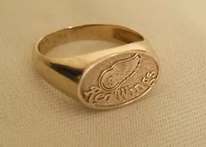 Mens/Womens Detroit Red Wings 10 K Gold Ring Size 9 ¾. w Gift box - Picture 1 of 9