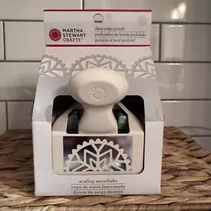 Martha Stewart Scallop Snowflake Deep Edge Punch Craft Die Cut Border Design - Picture 1 of 6