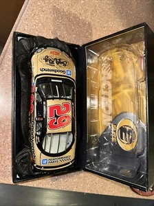 RCCA ELITE 1:24 Kevin Harvick #29 GMGW/Sugar Ray 2003 Chevrolet DIN # 1 of 1008 - Picture 1 of 5