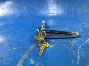 O/S Entrance Door Handle SED Blue Bird Bus 01515220 Chrome Locking w/ Keys - Bild 1 von 2