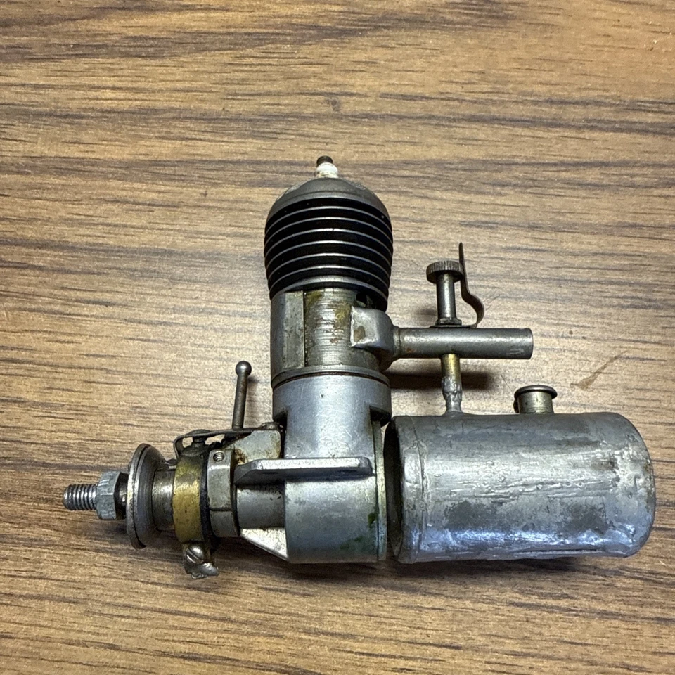 1938 Bunch Mighty Midget Ignition Spark Model Airplane Engine w/Tank M11 #5 - Image 1 of 4