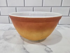Ciotola di miscelazione vintage PYREX FLAMEGLO 402 rosso arancione ombretto 1 1/2 qt 1974-1976 - Foto 1 di 6