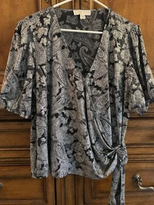Michael Kors top donna XL nero argento paisley cravatta laterale puff - Foto 1 di 10